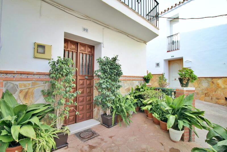 Apartment for sale in Guaro (Periana), Málaga