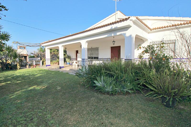 Country House for sale in Alhaurin de la Torre, Málaga