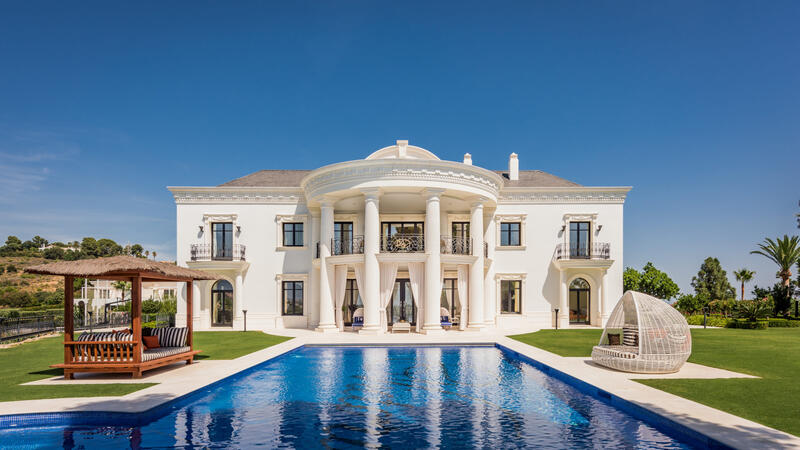Villa til salg i Las Chapas de Marbella, Málaga