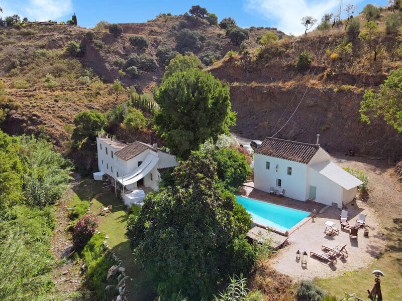 Landsted til salg i Coin, Málaga