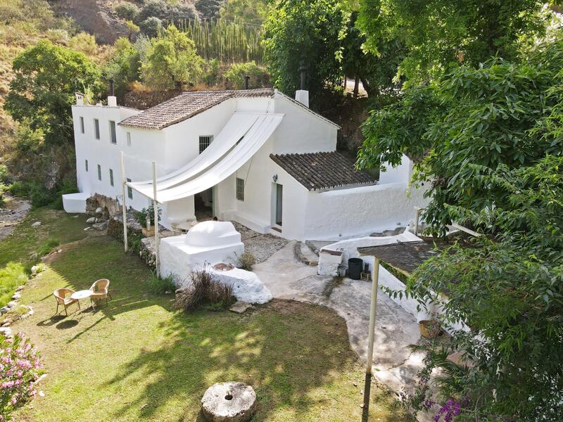 4 bedroom Country House for sale