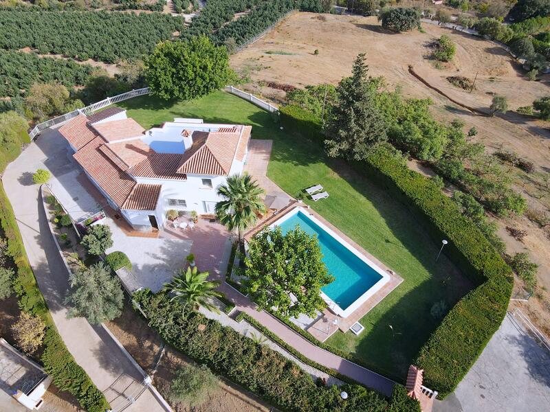 Landsted til salg i Coin, Málaga
