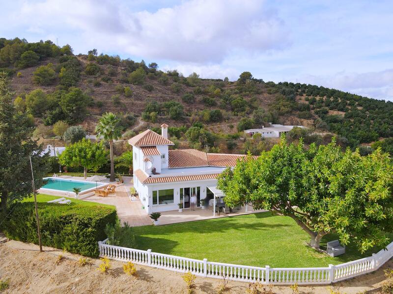 8 bedroom Country House for sale