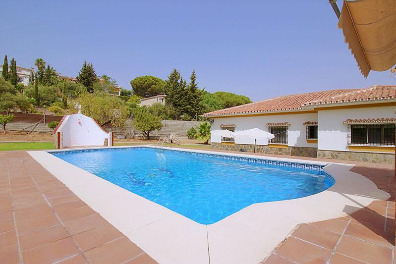 Country House for sale in Alhaurin de la Torre, Málaga