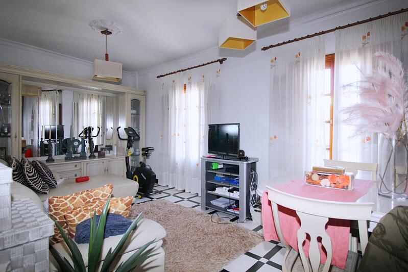 4 bedroom Apartment for sale