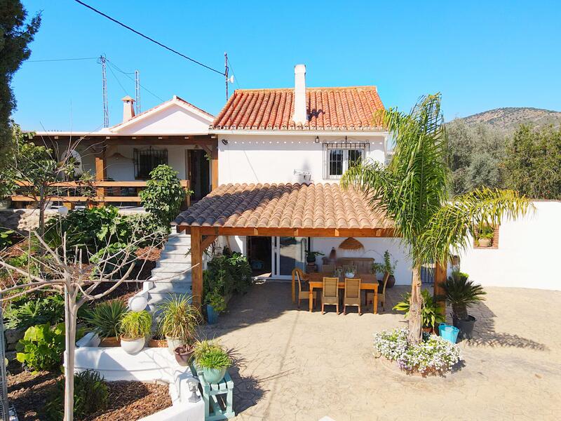4 bedroom Country House for sale