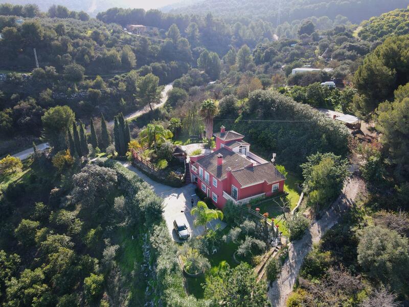 6 Schlafzimmer Landhaus zu verkaufen