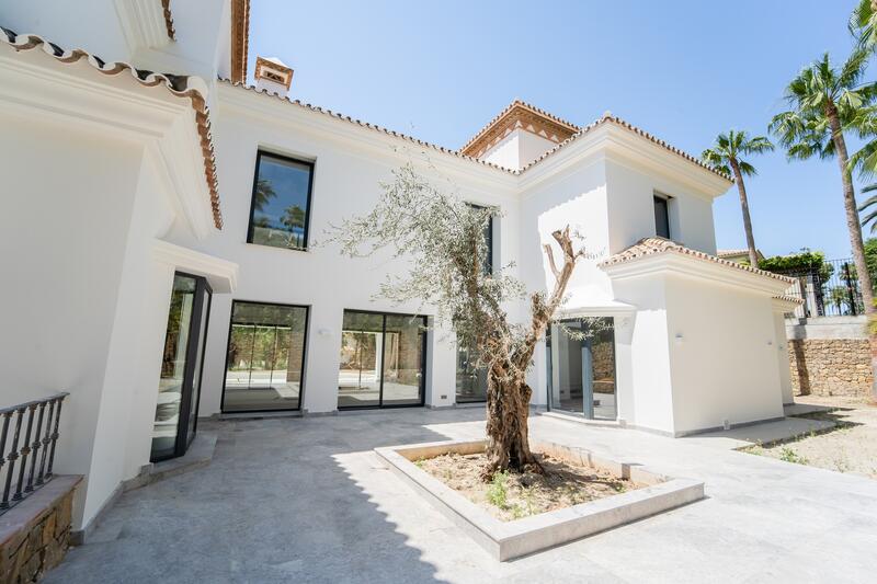 6 bedroom Villa for sale
