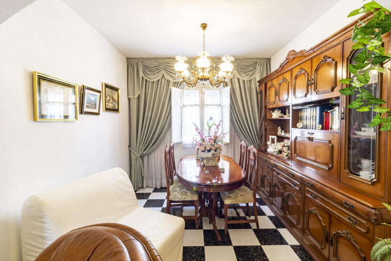 5 Schlafzimmer Landhaus zu verkaufen