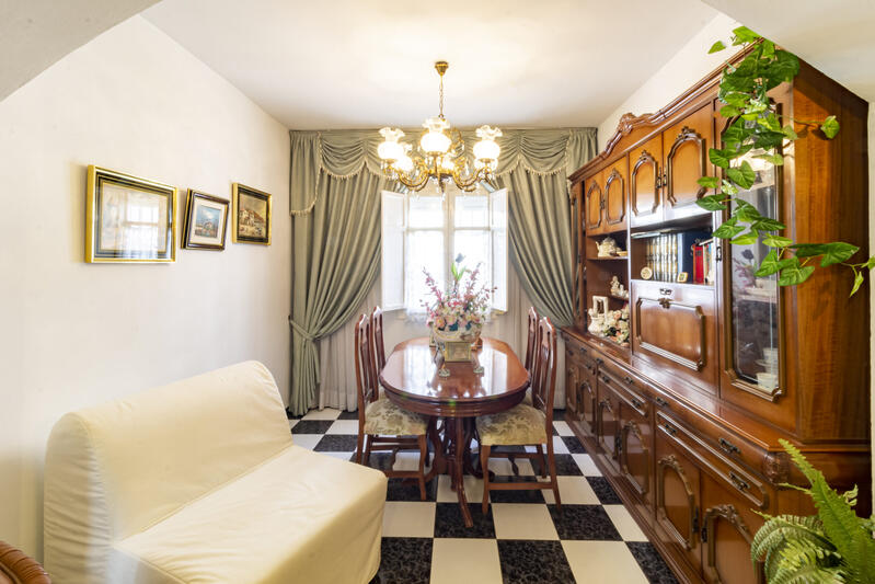 5 Schlafzimmer Landhaus zu verkaufen