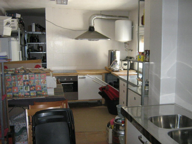 27 chambre Local Commercial à vendre
