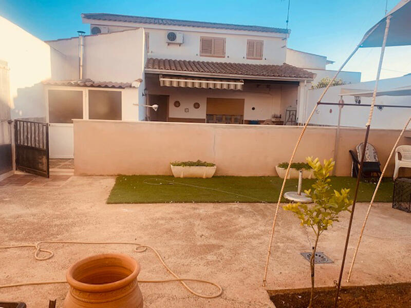 Villa for sale in Humilladero, Málaga