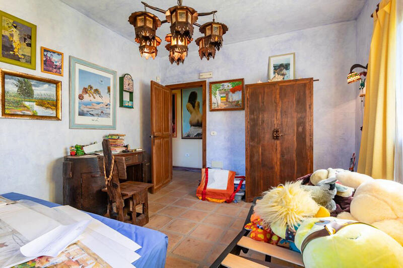 4 Schlafzimmer Landhaus zu verkaufen