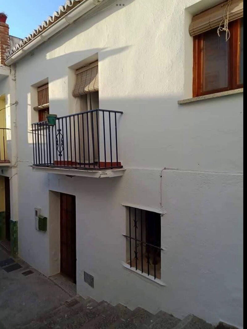 Gezinswoning Te koop in Alozaina, Málaga