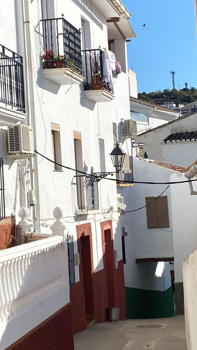 Gezinswoning Te koop in Almogia, Málaga