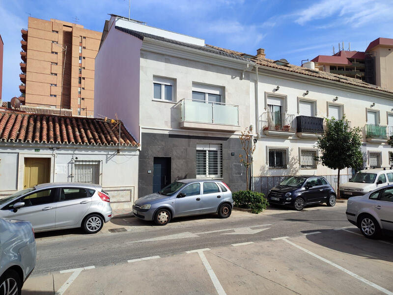 Townhouse for sale in Fuengirola, Málaga