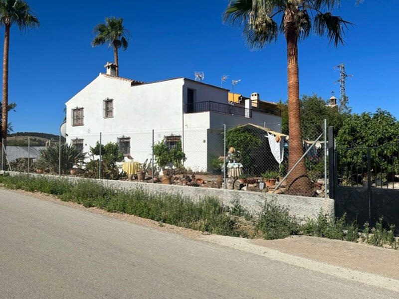 4 Schlafzimmer Landhaus zu verkaufen