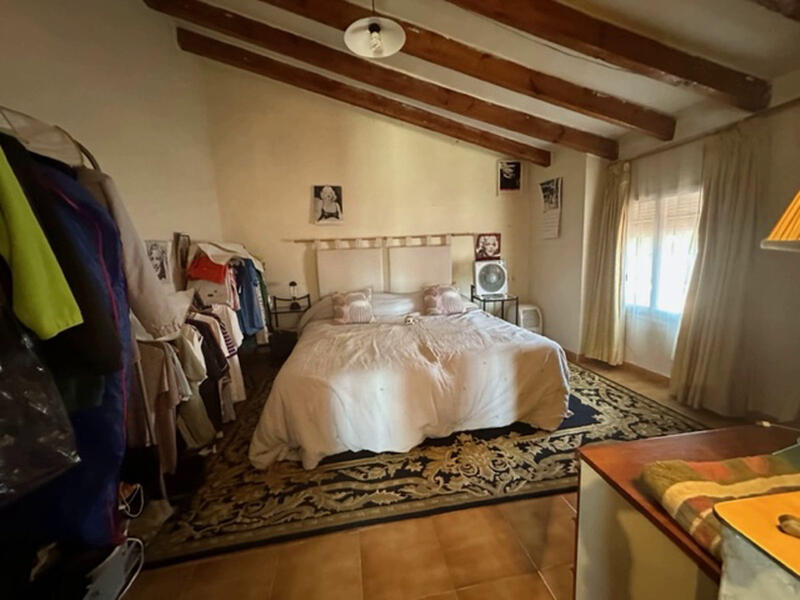 4 Schlafzimmer Landhaus zu verkaufen