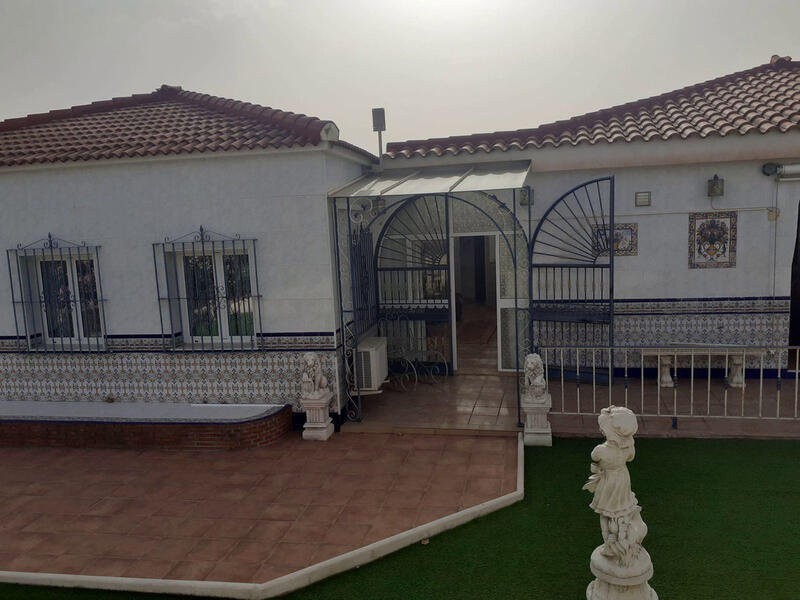 6 Cuarto Villa en venta