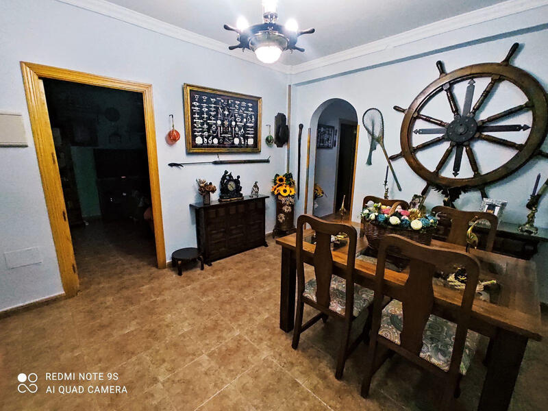 6 Schlafzimmer Stadthaus zu verkaufen