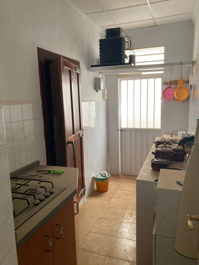 9 bedroom Townhouse for sale