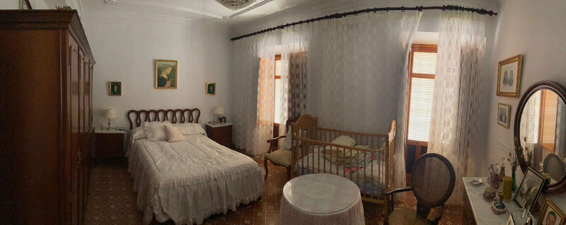 9 bedroom Townhouse for sale