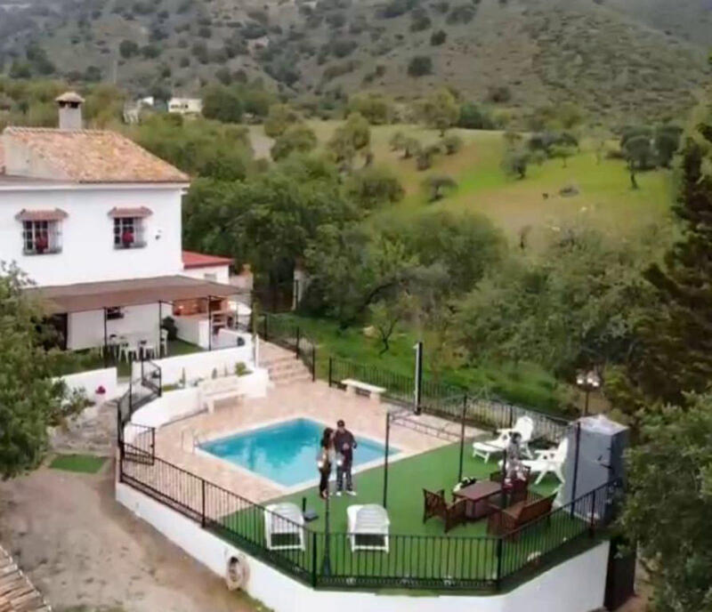 2 Cuarto Casa de Campo en venta