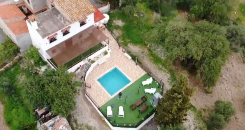 2 Cuarto Casa de Campo en venta