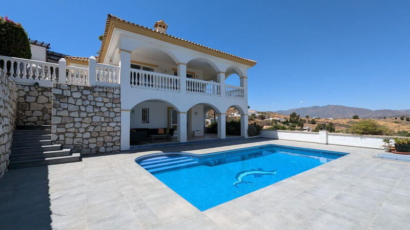 Villa til salgs i Cerros del Aguila, Málaga