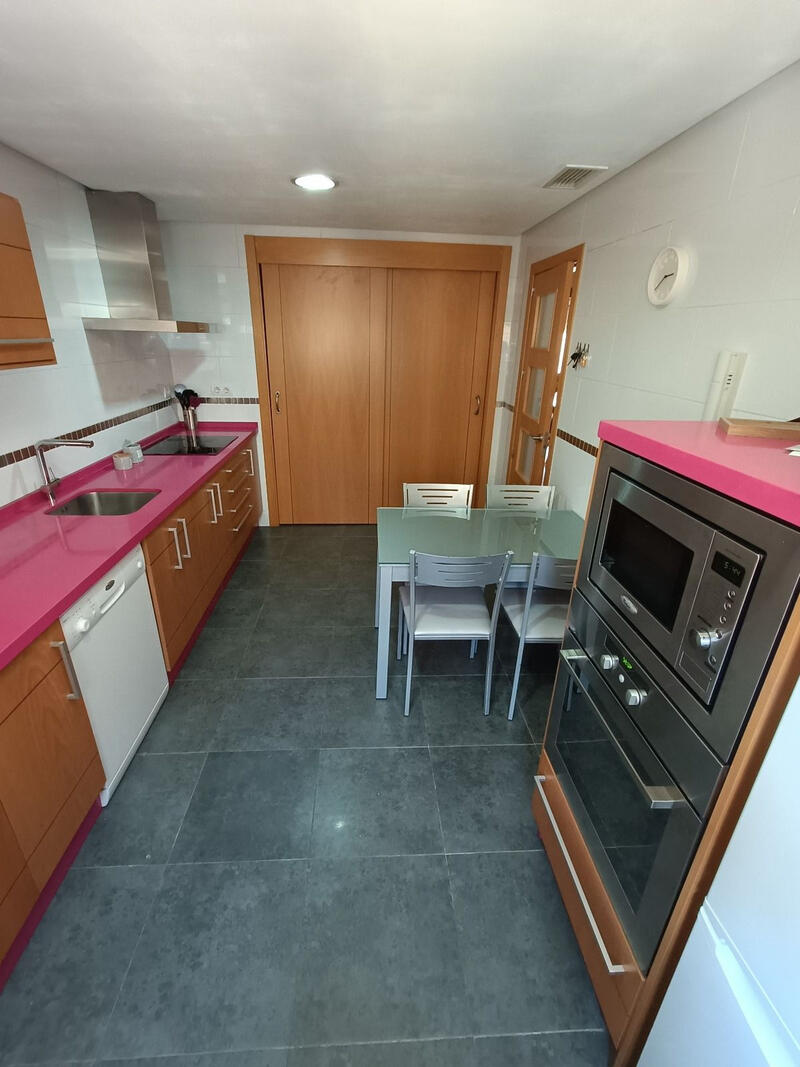 4 bedroom Townhouse for sale