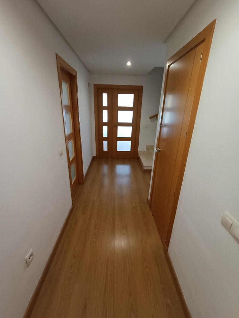 4 bedroom Townhouse for sale