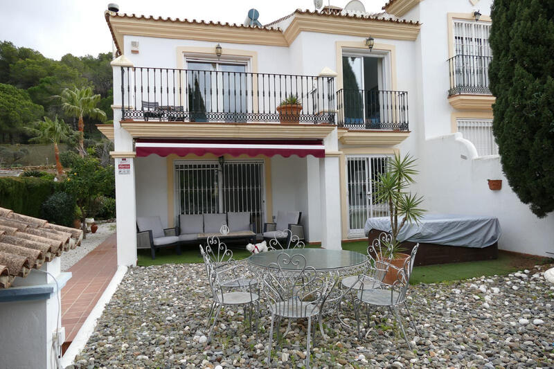 Casa de Campo en venta en Alhaurin Golf, Málaga