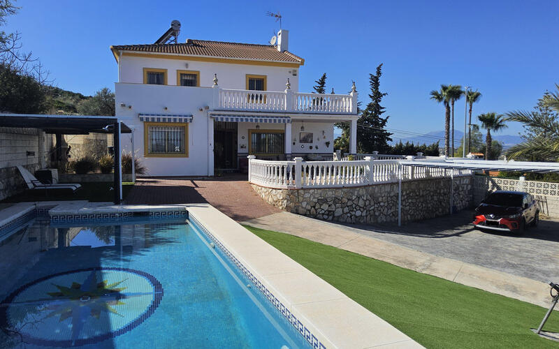 вилла продается в Alhaurin de la Torre, Málaga