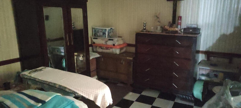 2 slaapkamer Gezinswoning Te koop