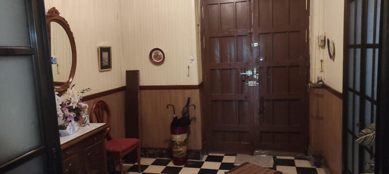 2 slaapkamer Gezinswoning Te koop