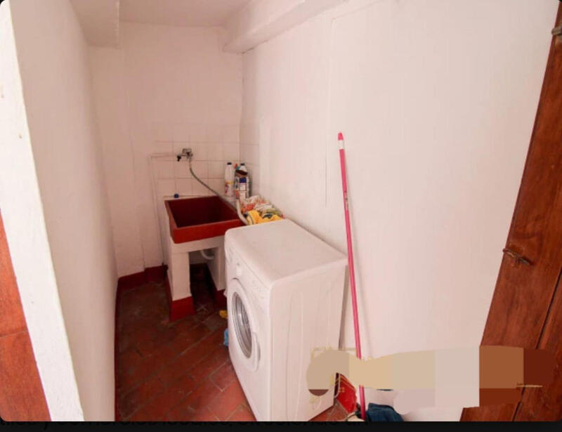 2 slaapkamer Gezinswoning Te koop