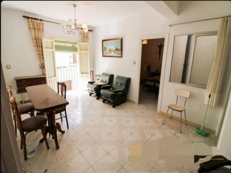 2 slaapkamer Gezinswoning Te koop
