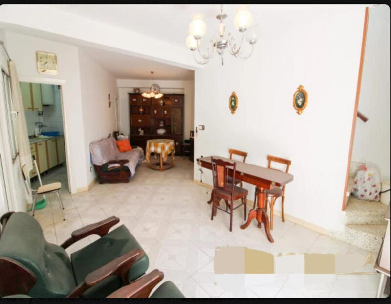 2 slaapkamer Gezinswoning Te koop