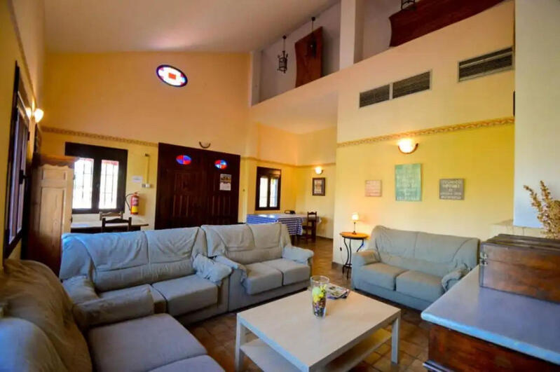 16 chambre Local Commercial à vendre