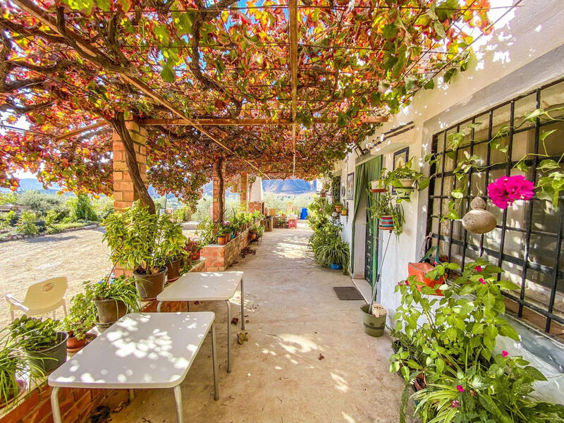 Landhuis Te koop in Estacion de Cartama, Málaga