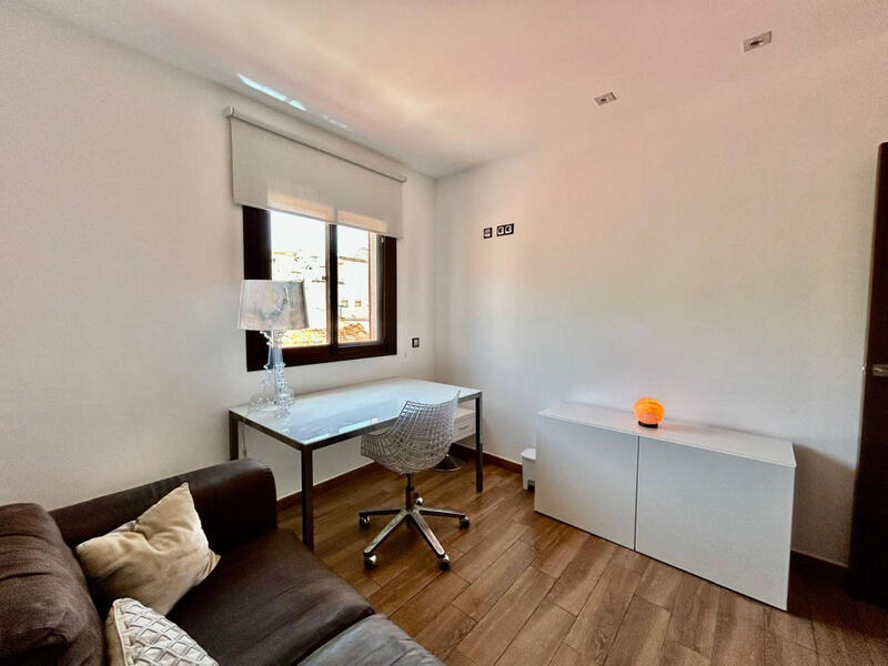 3 bedroom Apartment for sale