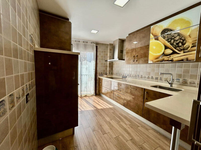 3 bedroom Apartment for sale