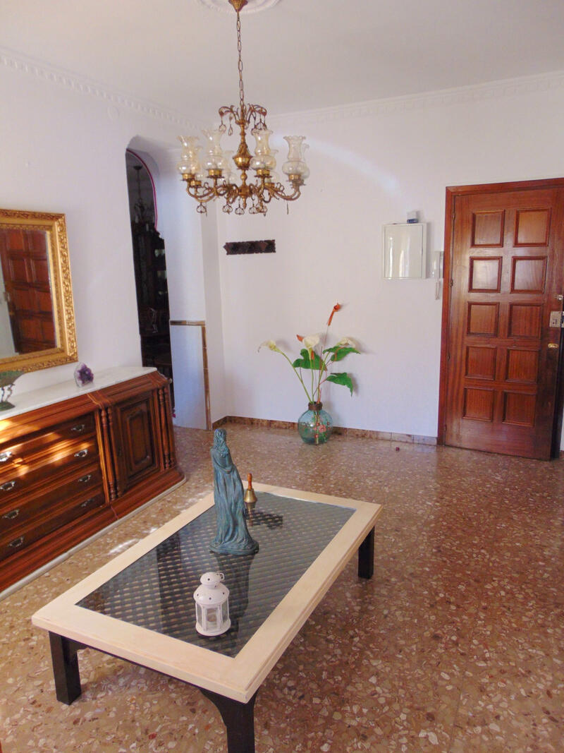 4 slaapkamer Gezinswoning Te koop