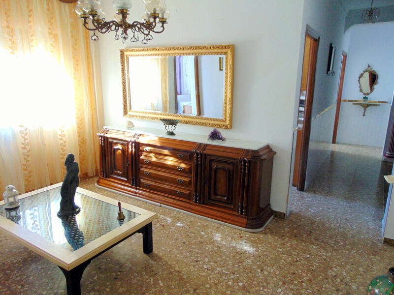 4 slaapkamer Gezinswoning Te koop