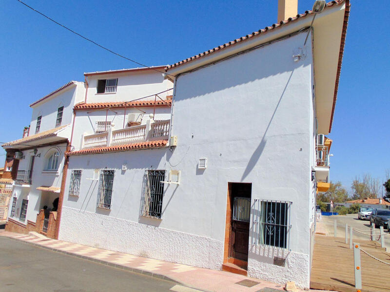4 Cuarto Adosado en venta