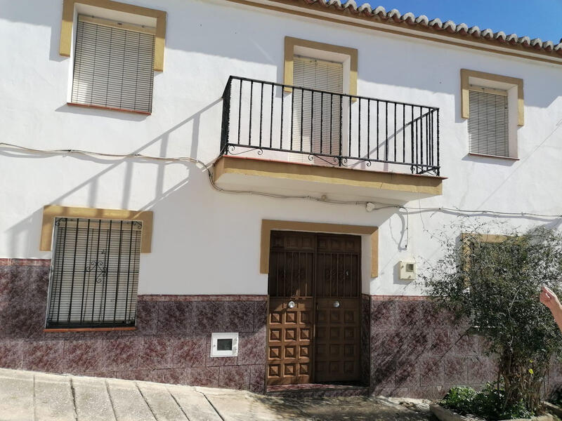 Villa til salgs i Alozaina, Málaga