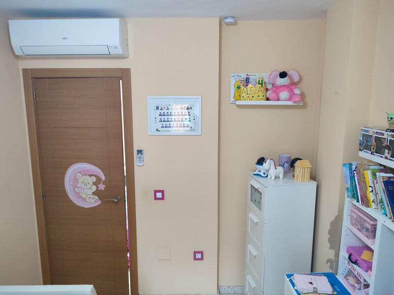 4 bedroom Townhouse for sale