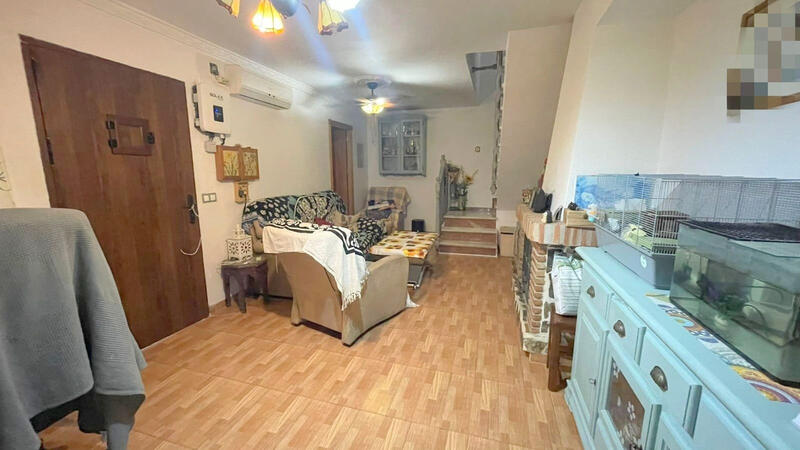 4 bedroom Townhouse for sale