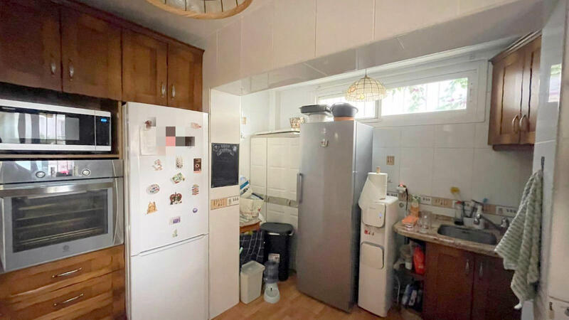 4 bedroom Townhouse for sale