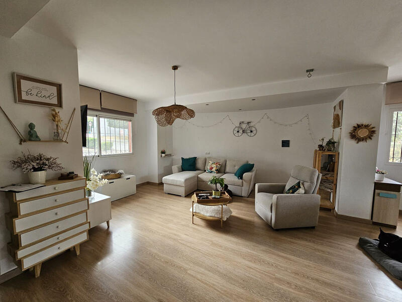 3 bedroom Townhouse for sale